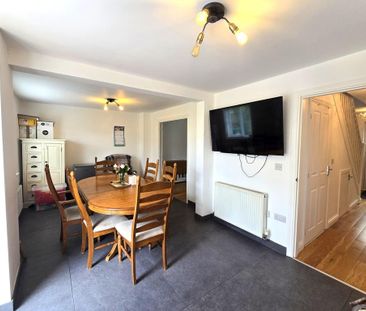 4 bedroom detached house to rent - Photo 4