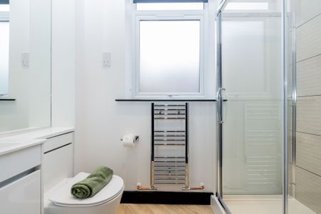 Crown House, Nuneaton, CV11 4BX - Photo 5