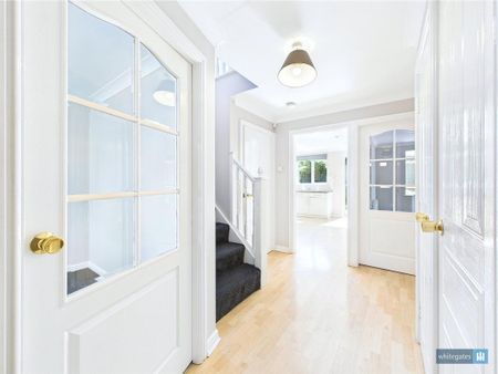 4 bedroom detached house to rent - Photo 5