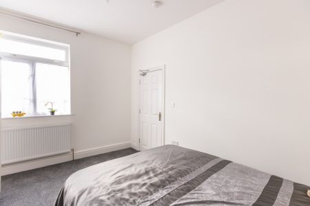 39 Park Road, Rugby - Photo 2