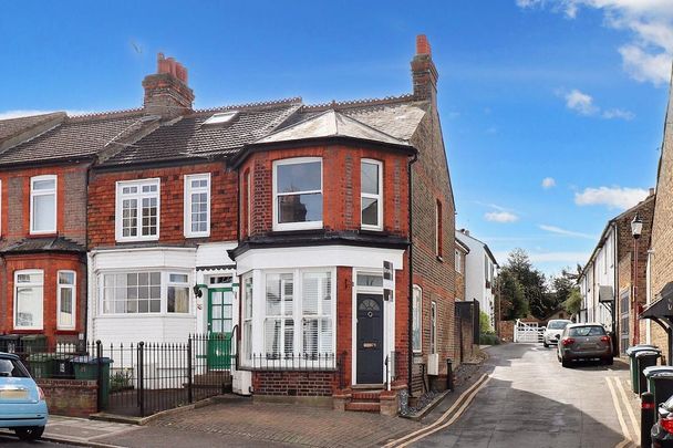 2 bedroom maisonette to rent - Photo 1