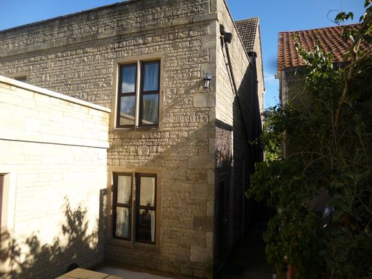 2 bedroom semi-detached house to rent - Photo 1