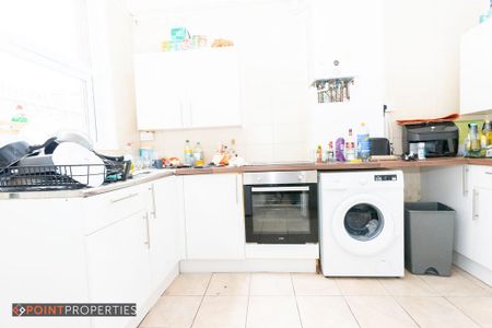 5 bedroom terraced house to rent - Photo 3