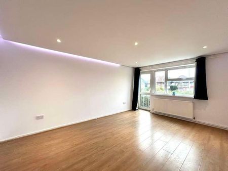 Langdale Gardens, Reading, Berkshire, RG6 - Photo 4