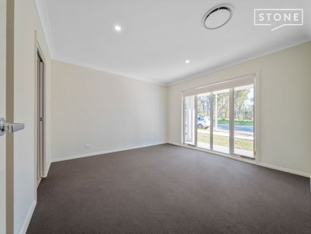 142 Averys Lane, Heddon Greta NSW 2321 - House For Rent | Domain - Photo 5