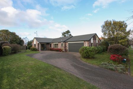 Sunny Brick Home - Flagstaff - Photo 4