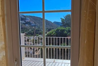 FOR RENT: SPACIOUS AND ELEGANT VILLA IN MORAIRA with 4 bedrooms for LONG TERM