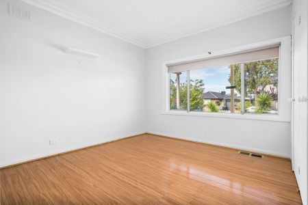 41 Thompson Street, 3168, Clayton Vic - Photo 2