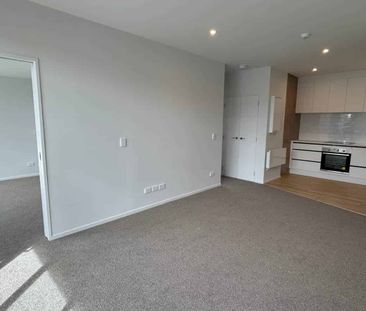 Brand New 2 Bedroom Apartment - Photo 5