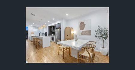 Modern Townhouse in Prime Location - Photo 3