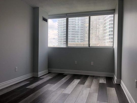 For Lease - 3590 Kaneff Crescent Unit# 405, Mississauga, Ontario - Photo 1