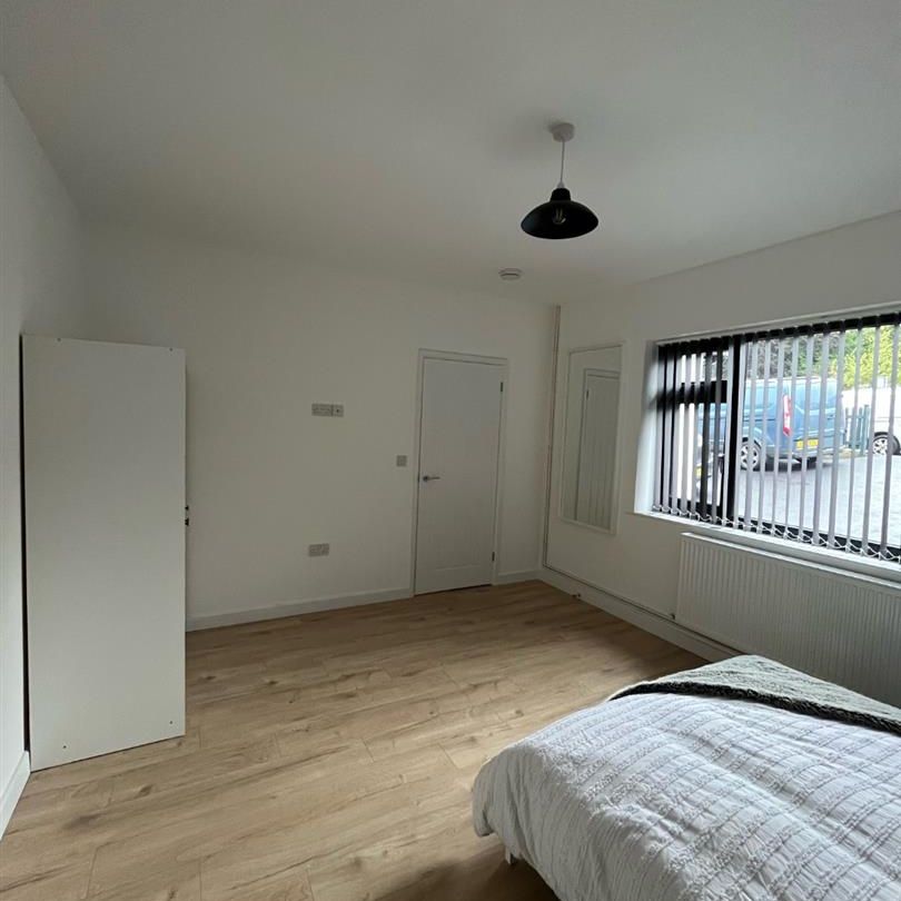 Courtney Road, Kingswood - Photo 1