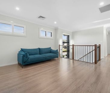 Modern Five-Bedroom Family Home with Spacious Living & Outdoor Ente... - Photo 1