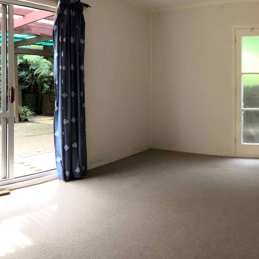 Spacious Family Home with Double Garage - Photo 1