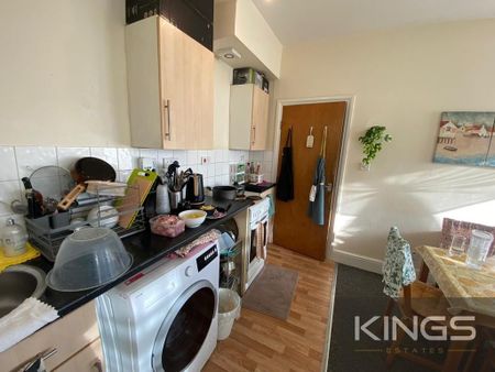 2 bedroom flat to rent - Photo 4