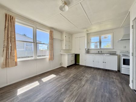 3 Bedroom House in Masterton - Photo 3