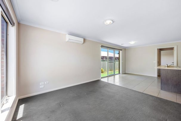 COSY TWO BEDROOM UNIT LOCATED IN SEBASTOPOL - Photo 1