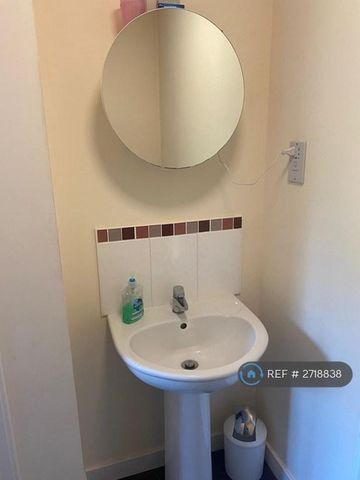 2 bedroom terraced house to rent - Photo 3