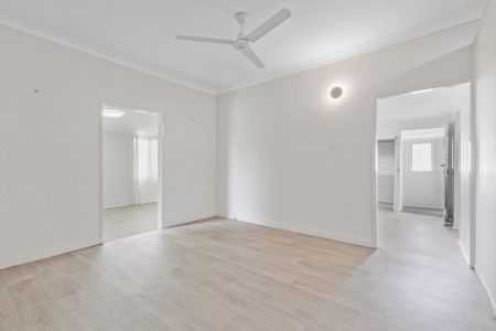 1/6 Wilmott Street, Gladstone Central - Photo 4