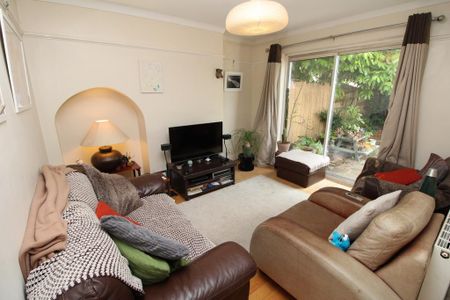 3 bedroom semi-detached house to rent - Photo 4