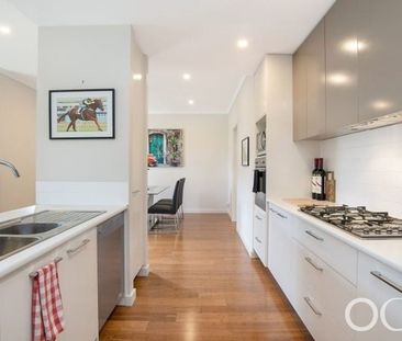 Open the Door to Effortless Style - Photo 2