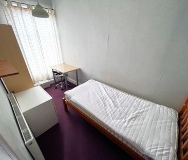 4 bedroom terraced house to rent - Photo 4