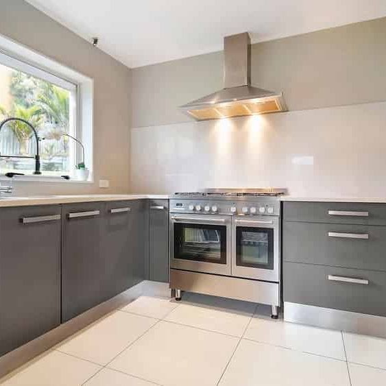 Spacious 3-bedroom home in Unsworth Heights - Photo 1