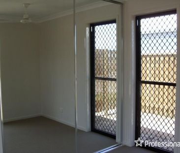 !! BREAK LEASE !! MODERN FOUR BEDROOM HOME! - Photo 6