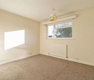 3 bedroom detached house to rent - Photo 4