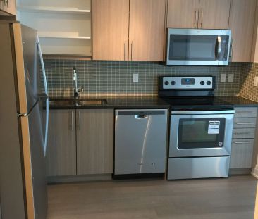 55 Speers Road #913 - Photo 4