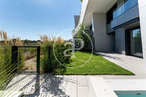 Piso de alquiler en Av. de Luis García Cereceda, Prado de Somoaguas - Photo 1