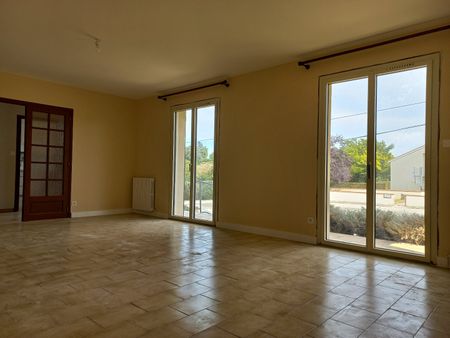 Location Maison 4 pièces 100m² L ISLE JOURDAIN 32600 - Photo 4