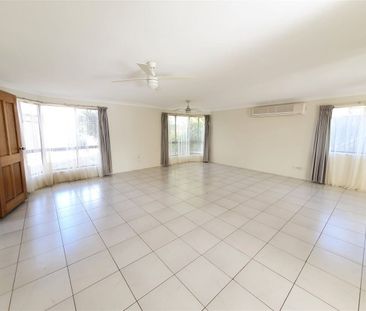 Private Family Home in a Quiet Location - Photo 2