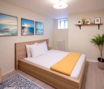 For Lease - 10 Northcliffe Boulevard Unit# Basement, Toronto, Ontario - Photo 3