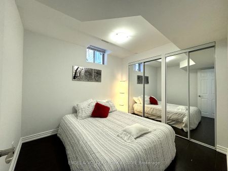 Detached Home For Lease | N9231520 - Photo 5