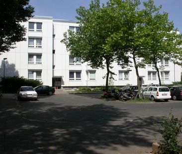 Demnächst frei! 4-Zimmer-Wohnung in Düsseldorf Garath - Foto 1