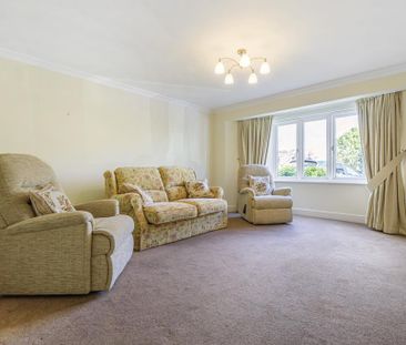 2 bedroom ground floor flat to rent - Photo 2