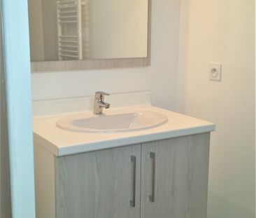 Location Appartement 2 pièces 45m² COGOLIN 83310 - Photo 2