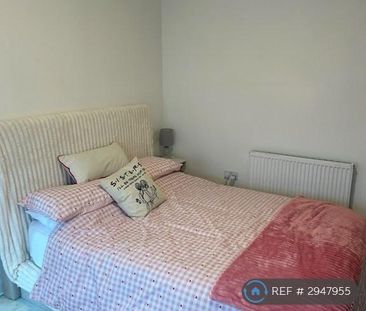 1 bedroom in a house share to rent - Photo 4