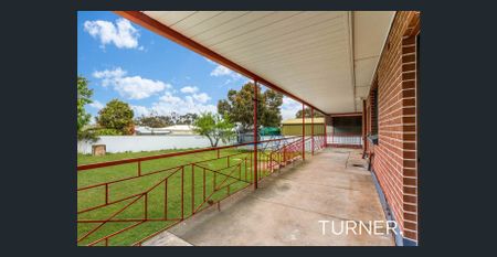 Great Family home on a large block. - Photo 3