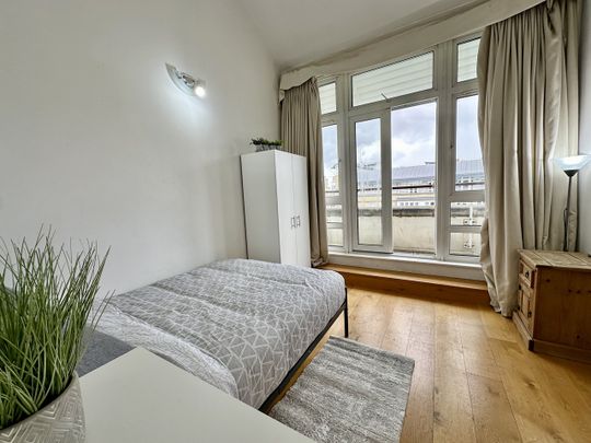Room in a Shared Flat, St. Davids Square, E14 - Photo 1