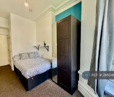 1 bedroom in a house share to rent - Photo 4