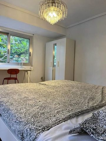 Plaça Nova de lEsglésia, Valencia, Valencian Community 46025 - Photo 4