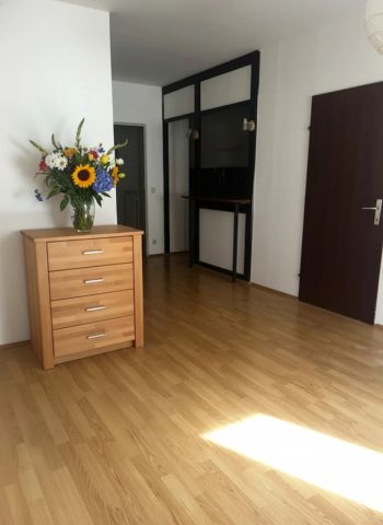 HIT! GÜNSTIG,FREUNDLICH, BEQUEME 2 ZIMMER WOHNUNG IM ZENTRUM ! - Foto 2