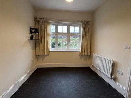 Bathpool, Taunton - Photo 4