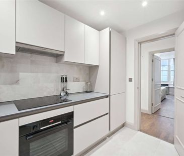 Superb 4 bedroom apartment in a highly sought after portered building - Photo 1