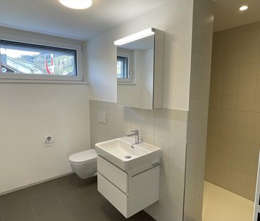 Sonnige neuwertige 2.5 Zimmer Wohnung mit Balkon - Photo 3