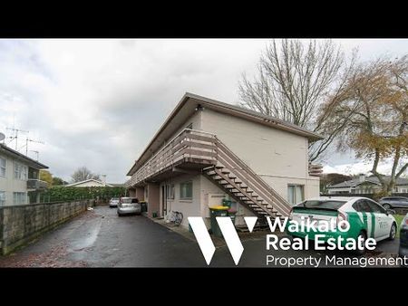 Stylish, refreshed one-bed living just minutes from the city - Photo 4