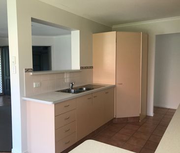 6 Rushton Court, Merrimac QLD 4226 - House For Rent | Domain - Photo 6