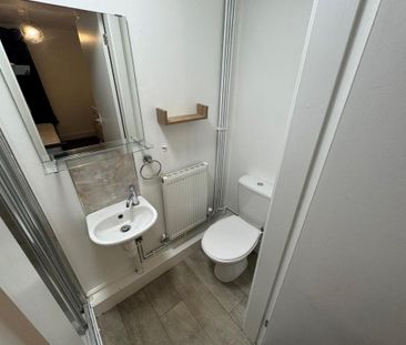 1 bedroom in a house share to rent - Photo 5